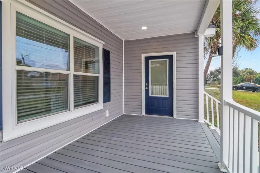 Picture of 838 Porter St E, Lehigh Acres FL 33974