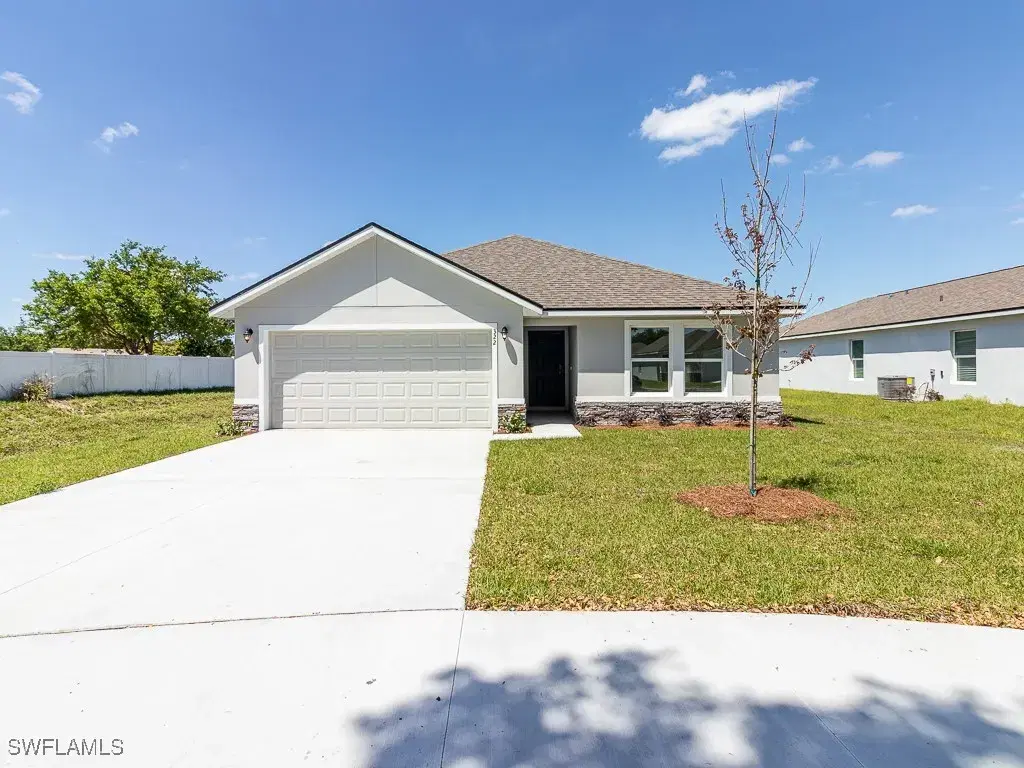 Picture of 1125 Jacaranda Pky E, Cape Coral, FL 33909