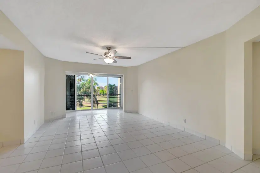 Picture of 3810 Via Poinciana 404, Lake Worth FL 33467