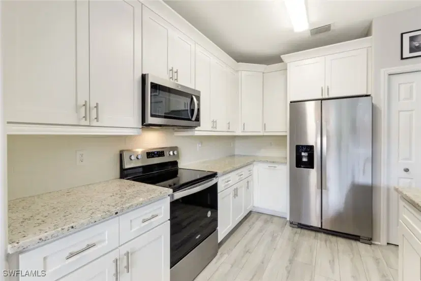 Picture of 6325 Lexington Ct 102, Naples FL 34110