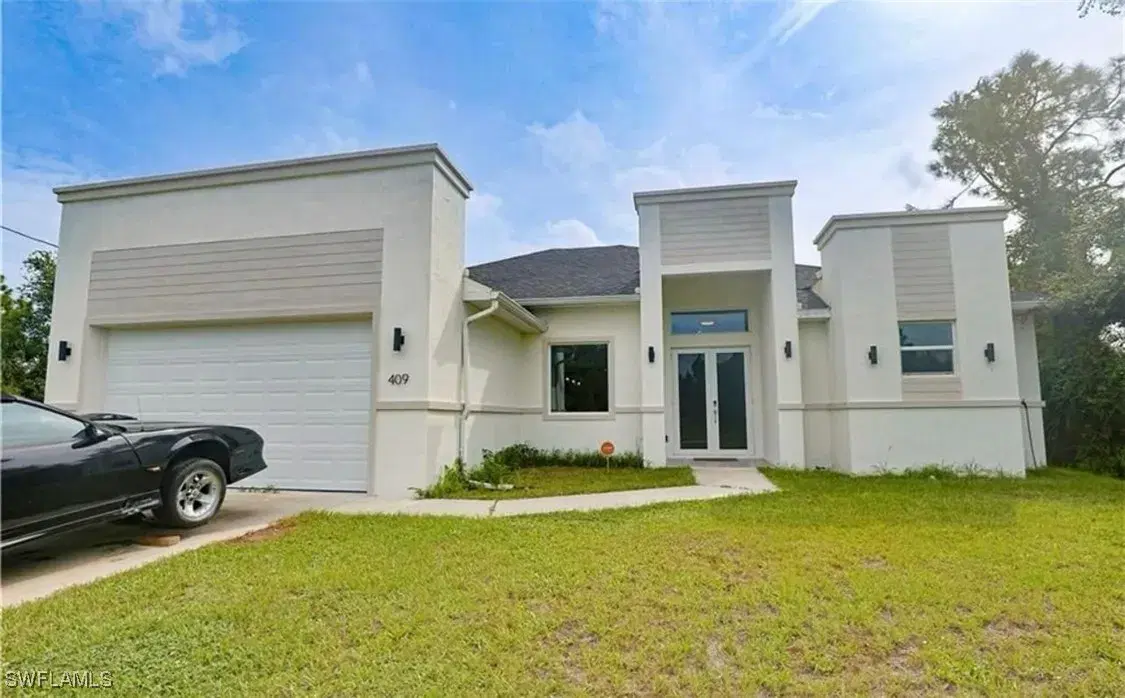 Picture of 409 Columbus Blvd S, Lehigh Acres, FL 33974