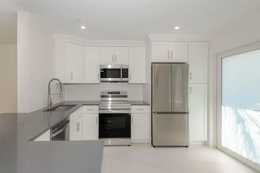 Picture of 1425 Atlantic Shores Blvd 101, Hallandale Beach FL 33009
