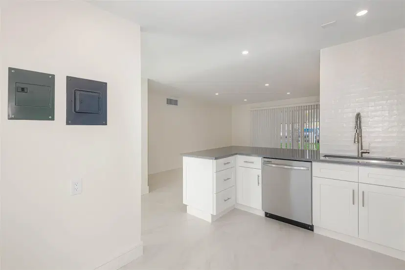 Picture of 1425 Atlantic Shores Blvd 101, Hallandale Beach FL 33009