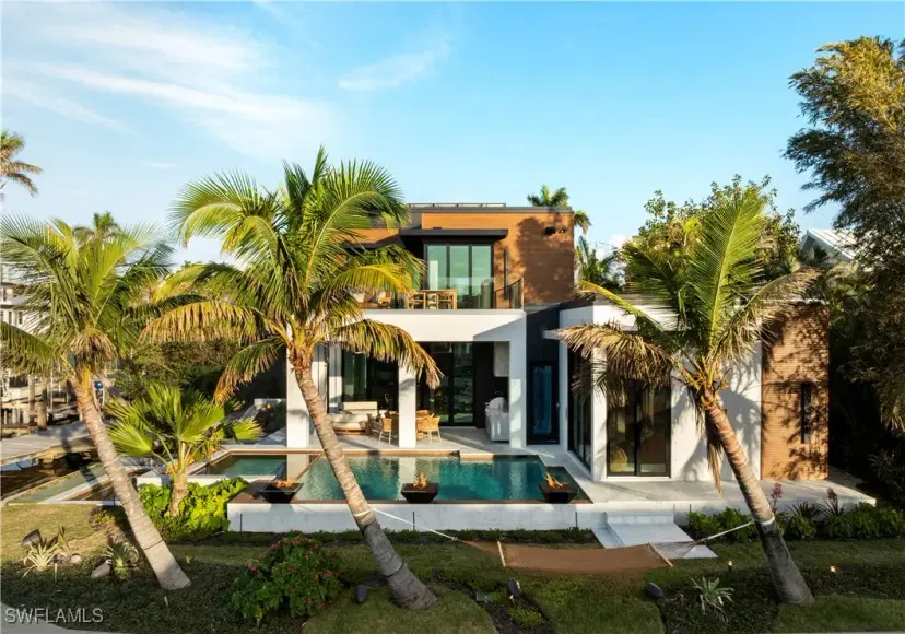 Picture of 1100 Sandpiper St, Naples FL 34102