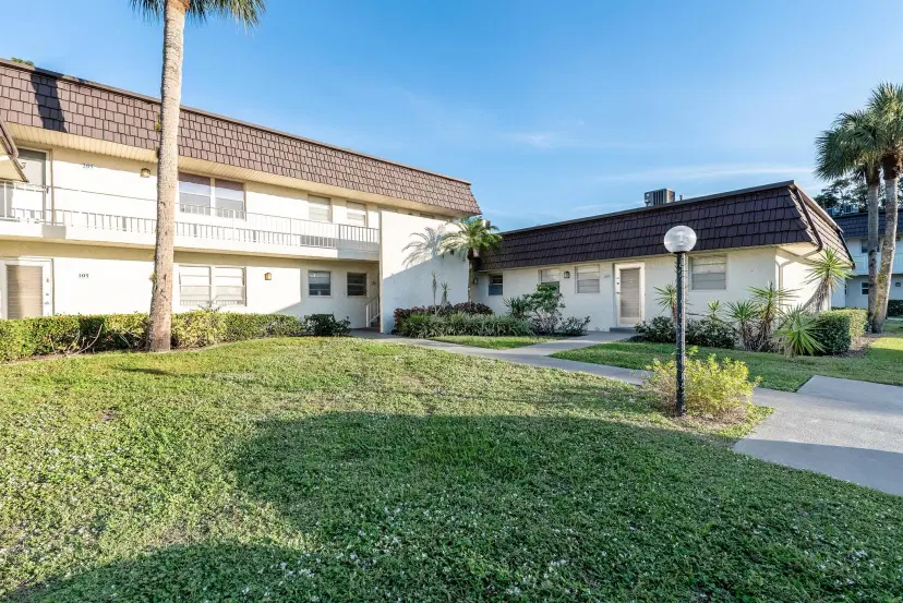Picture of 12002 Poinciana Boulevard 107, Royal Palm Beach FL 33411