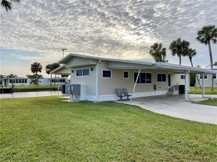 Picture of 22 Henderson Dr, Naples FL 34114