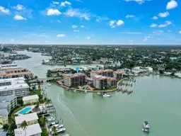 Picture of 222 Harbour Dr 207, Naples, FL 34103