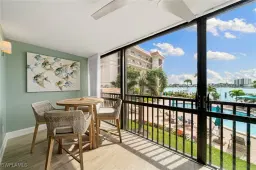 Picture of 222 Harbour Dr 207, Naples, FL 34103