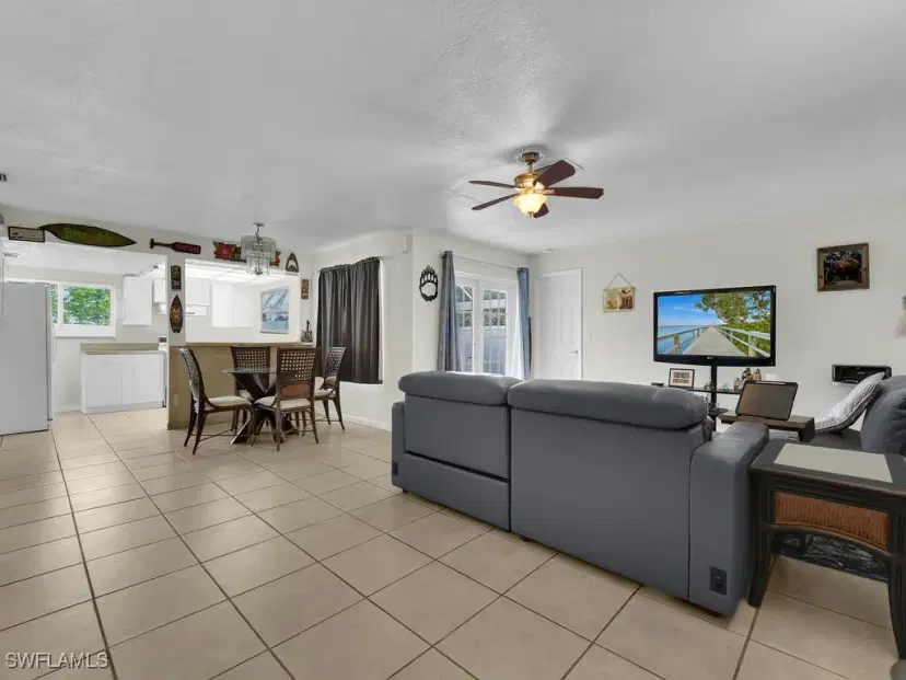 Picture of 105 SE 44Th Ter, Cape Coral FL 33904