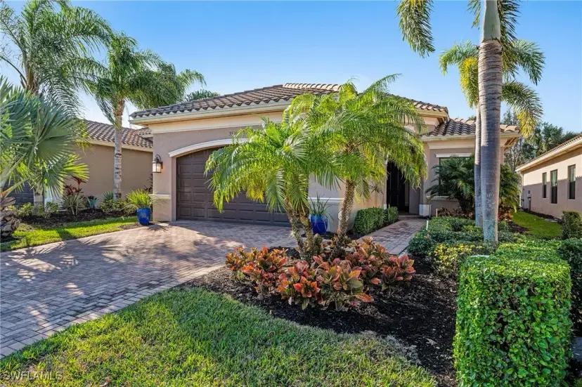 Picture of 3570 Beaufort Ct, Naples FL 34119