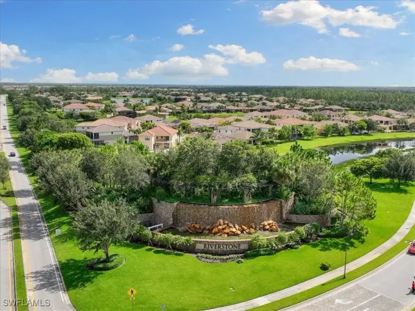 Picture of 3570 Beaufort Ct, Naples FL 34119