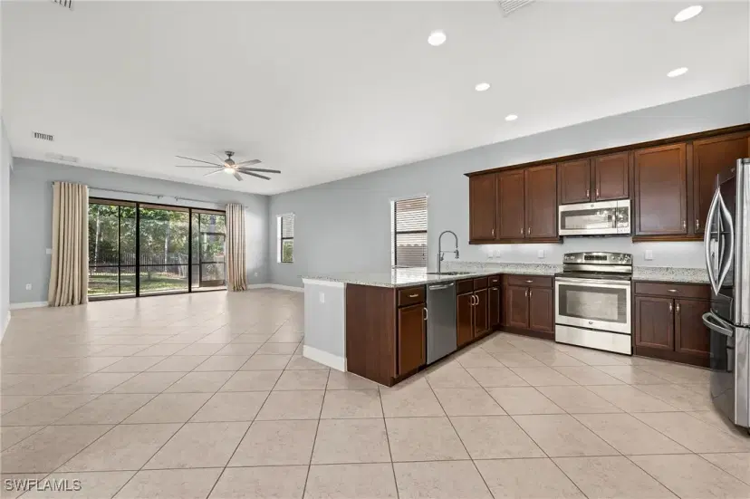 Picture of 3570 Beaufort Ct, Naples FL 34119