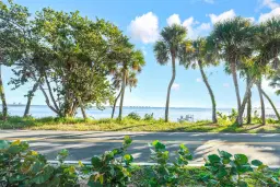 Picture of 10007 S Indian River Drive, Fort Pierce, FL 34982