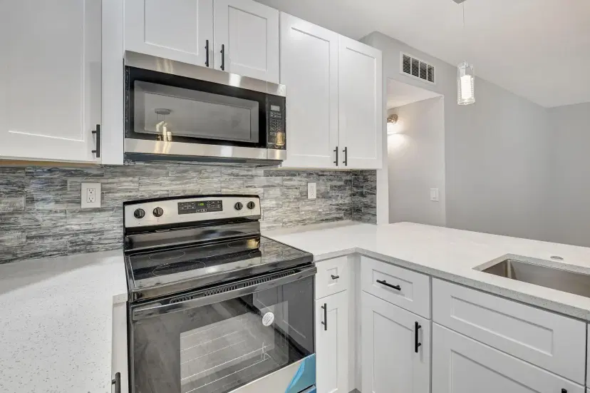 Picture of 909 S Flanders S, Delray Beach FL 33484