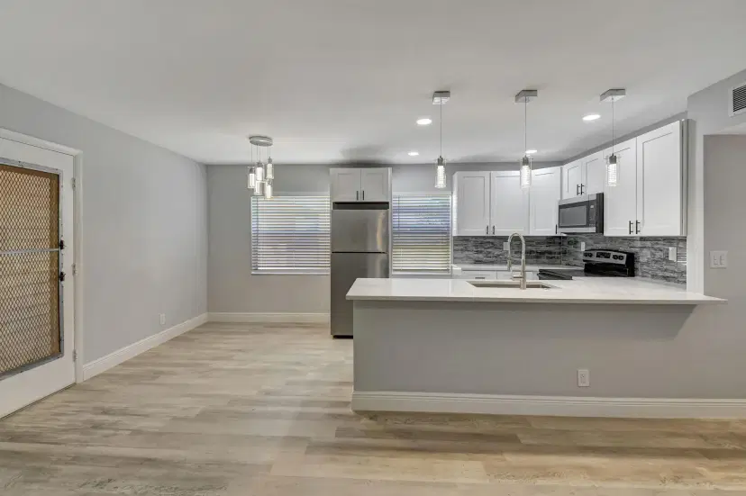 Picture of 909 S Flanders S, Delray Beach FL 33484