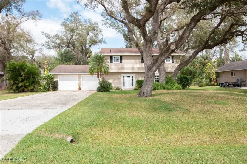 Picture of 7325 Sean Ln, North Fort Myers FL 33917
