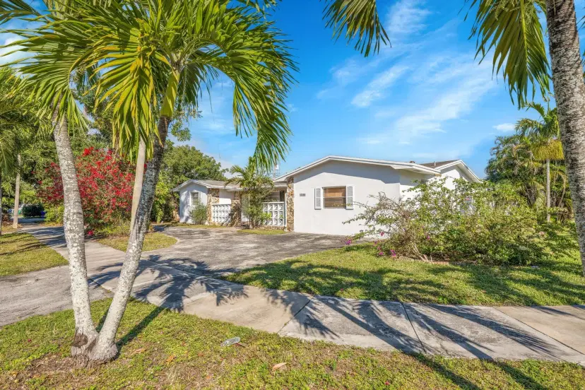 Picture of 17355 NE 7Th Ave, Miami FL 33162