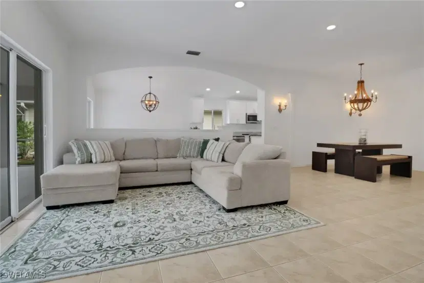 Picture of 7849 Stratford Dr, Naples FL 34104