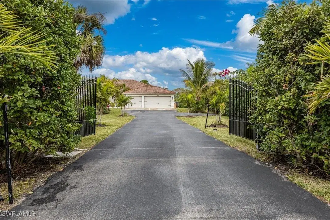 Picture of 2991 20Th Ave Ne, Naples, FL 34120