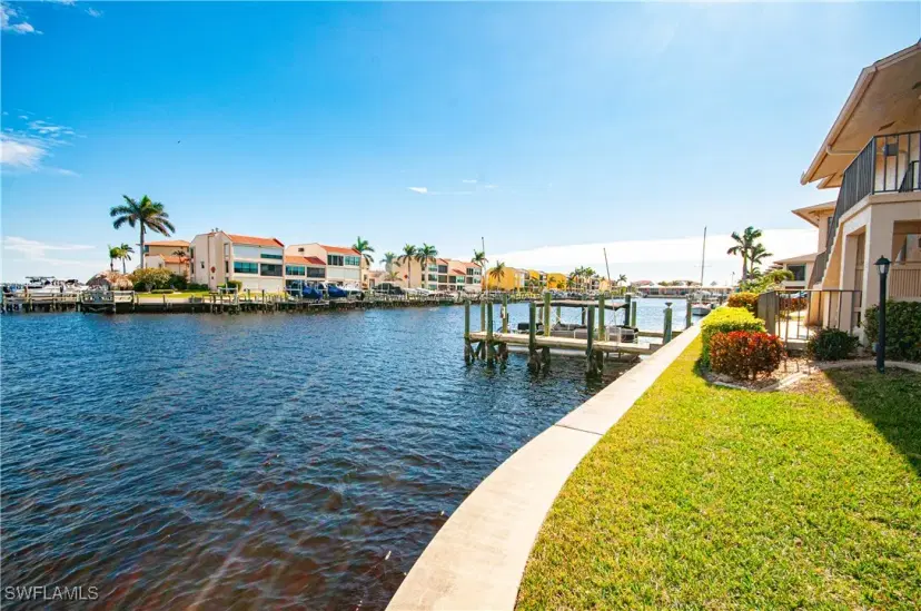 Picture of 1929 SE 40Th Ter 5, Cape Coral FL 33904