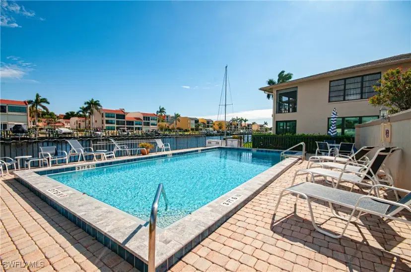 Picture of 1929 SE 40Th Ter 5, Cape Coral FL 33904