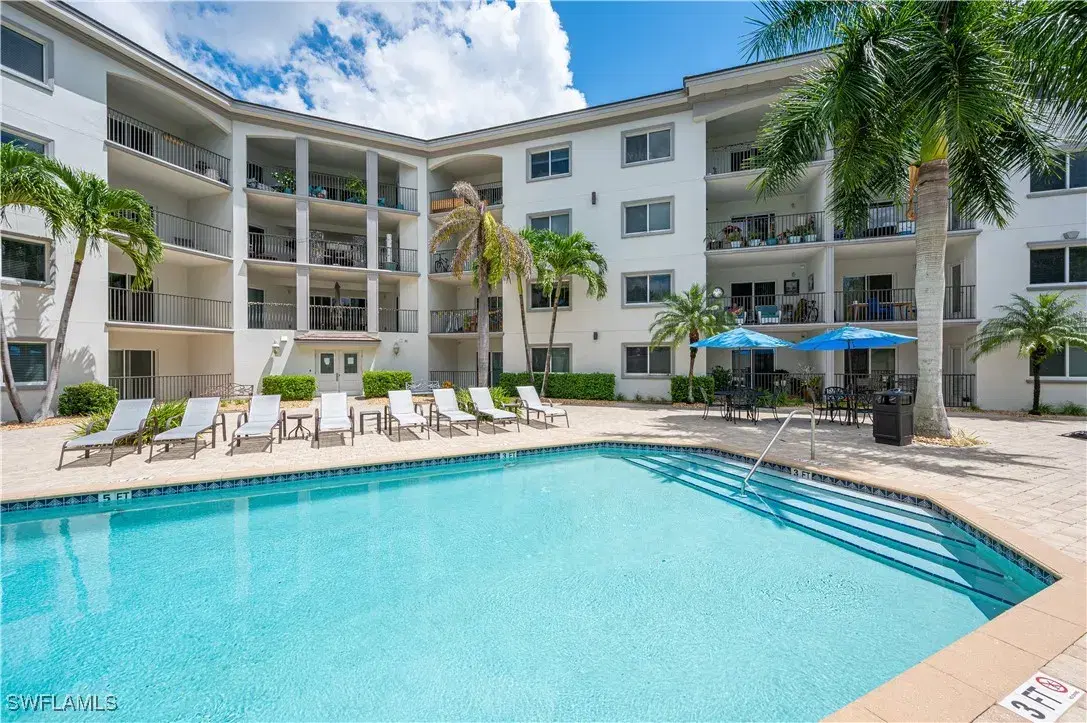 Picture of 1100 Pine Ridge Rd 400, Naples, FL 34108
