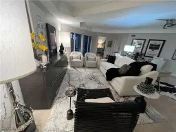 Picture of 1100 Pine Ridge Rd 400, Naples, FL 34108