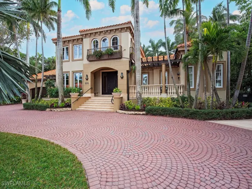 Picture of 2070 Gordon Dr, Naples FL 34102
