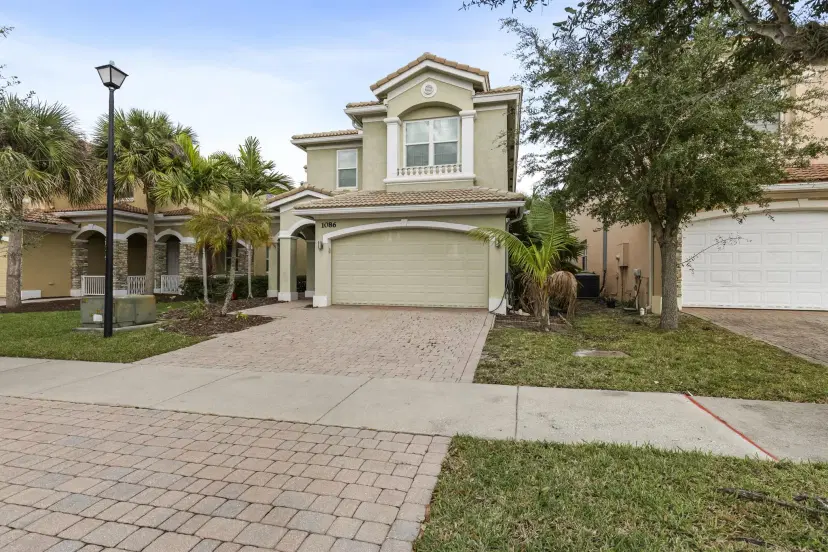 Picture of 1086 NW Leonardo Circle, Port St Lucie FL 34986