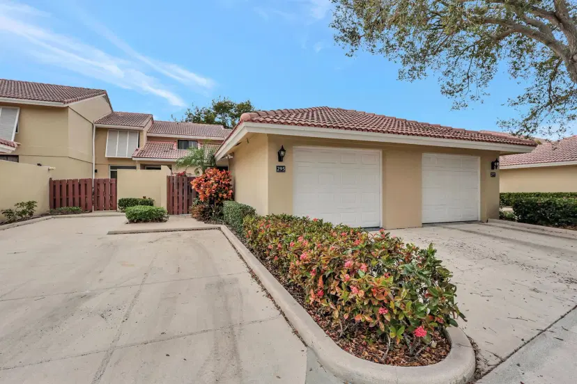 Picture of 295 Old Meadow Way, Palm Beach Gardens FL 33418