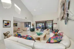 Picture of 12 Clubhouse Lane, Boynton Beach, FL 33436