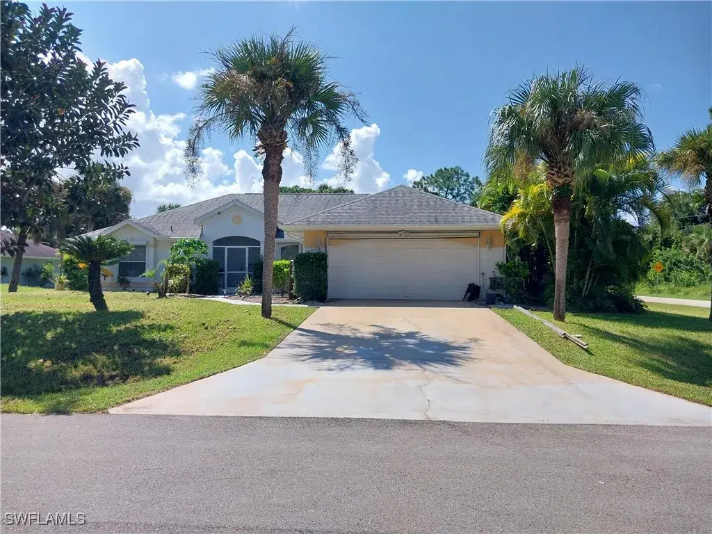 Picture of 425 Sheldon Ave, Lehigh Acres, FL 33936