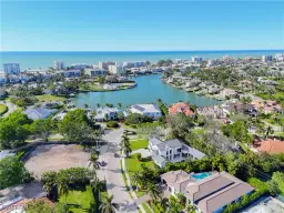 Picture of 1800 Crayton Rd, Naples, FL 34102