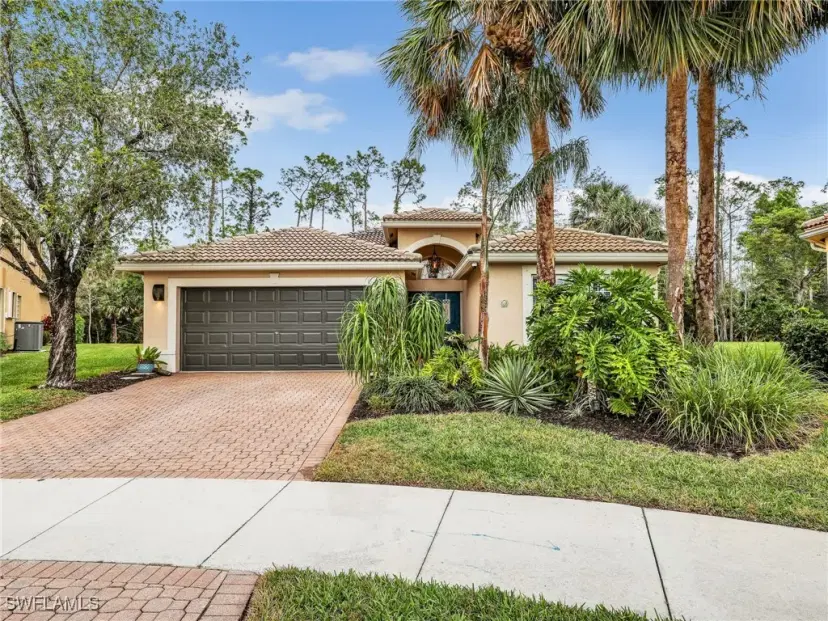 Picture of 2446 Butterfly Palm Dr, Naples FL 34119