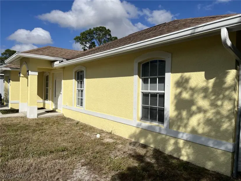 Picture of 957 Milwaukee Blvd, Lehigh Acres FL 33974