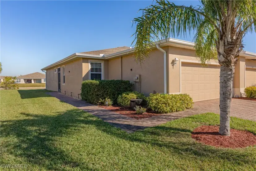 Picture of 10781 Crossback Ln, Lehigh Acres FL 33936
