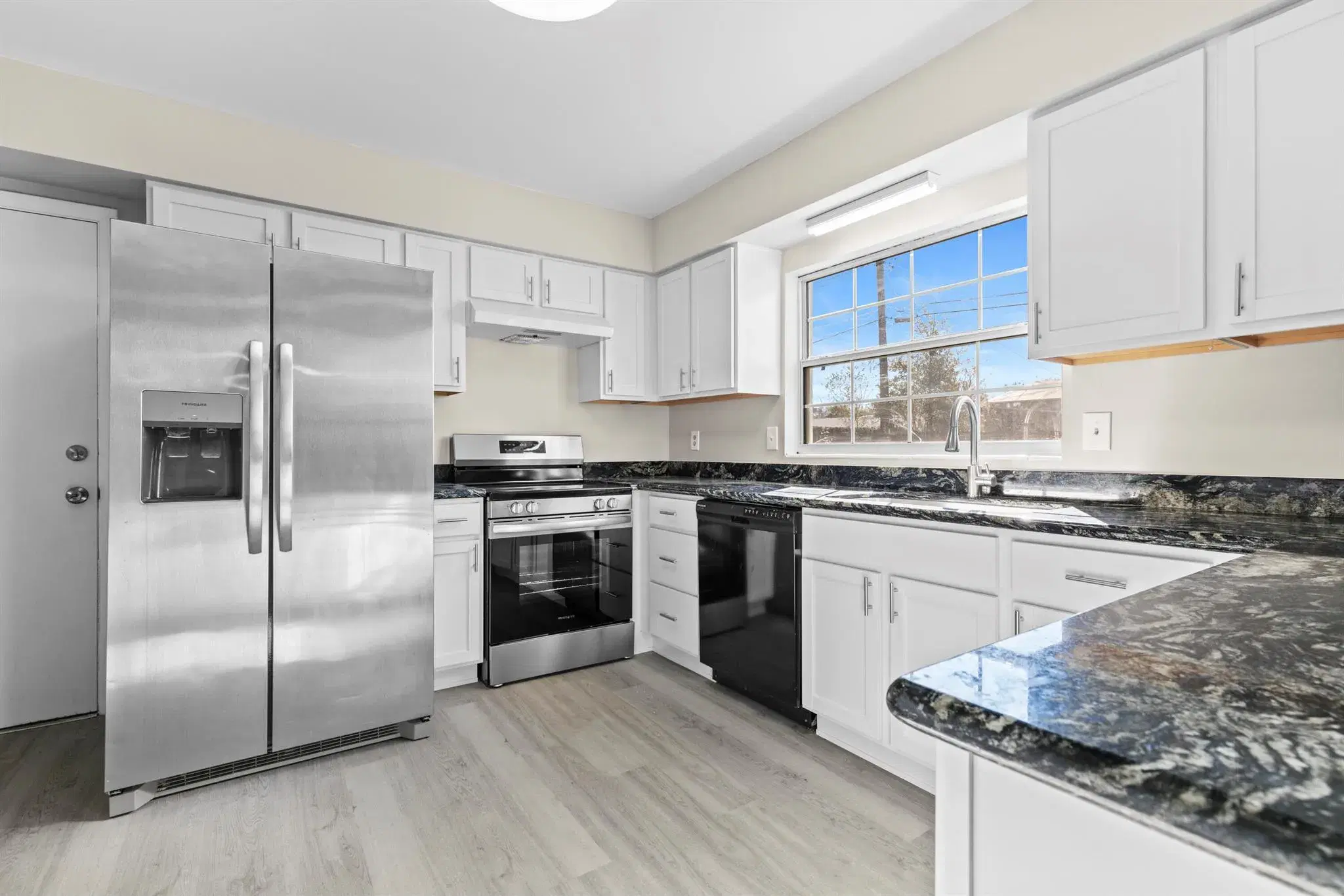 Picture of 3331 NW 27Th Avenue, Gainesville, FL 32605