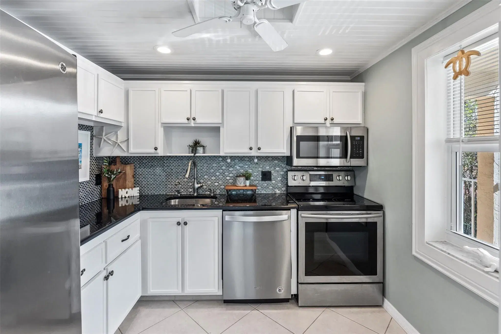 Picture of 1035 Country Club Dr 203, Margate, FL 33063