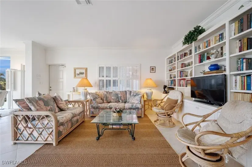 Picture of 2246 Gulf Shore Blvd N L2, Naples FL 34102