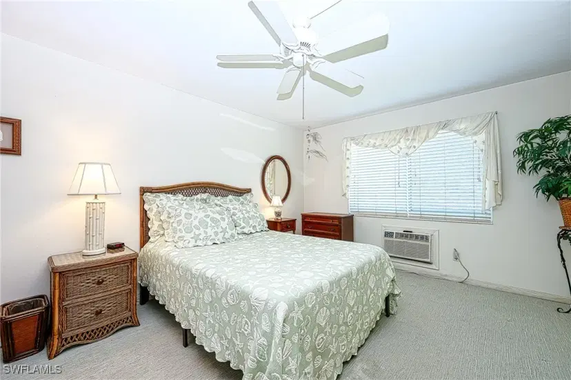 Picture of 1550 Gulf Shore Blvd N W4, Naples FL 34102