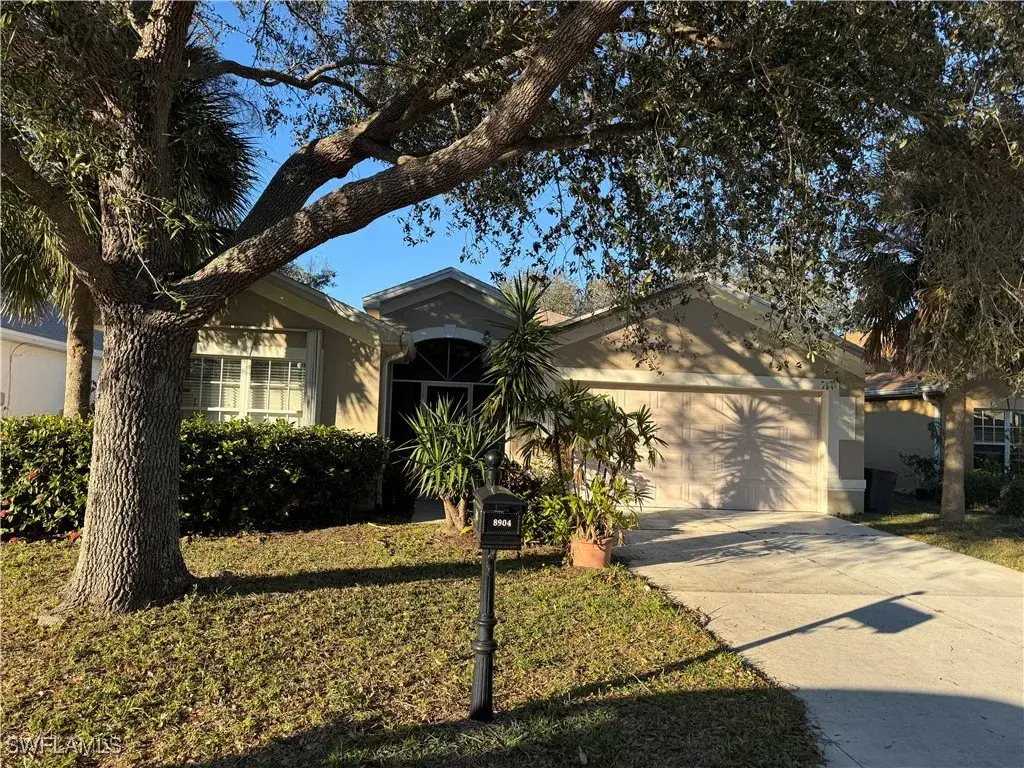 Picture of 8904 Cedar Hollow Dr, Fort Myers, FL 33912
