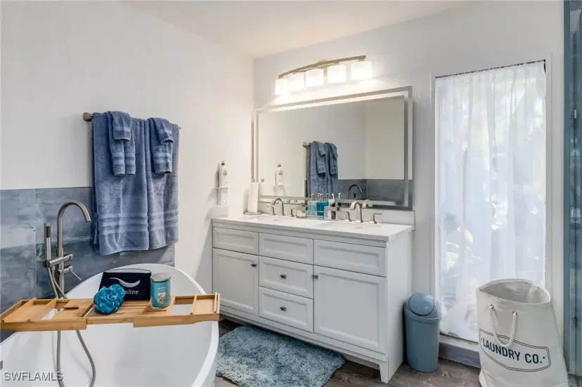 Picture of 2250 Rio De Janeiro Ave, Punta Gorda FL 33983