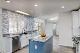 Picture of 2250 Rio De Janeiro Ave, Punta Gorda, FL 33983