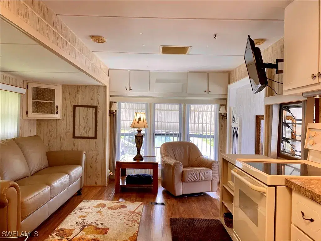Picture of 14 Pearl Dr 14P, Naples, FL 34114