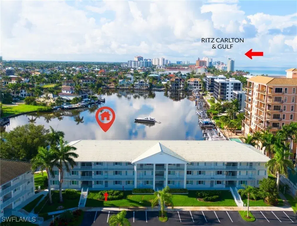 Picture of 10682 Gulf Shore Dr C102, Naples, FL 34108