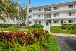 Picture of 10682 Gulf Shore Dr C102, Naples, FL 34108