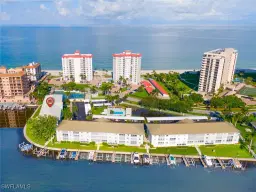 Picture of 10682 Gulf Shore Dr C102, Naples, FL 34108