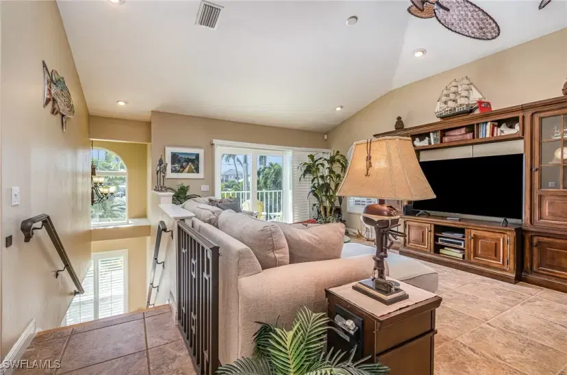 Picture of 12180 Siesta Dr, Fort Myers Beach FL 33931