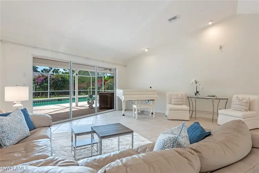 Picture of 702 Willowwood Ln, Naples FL 34108