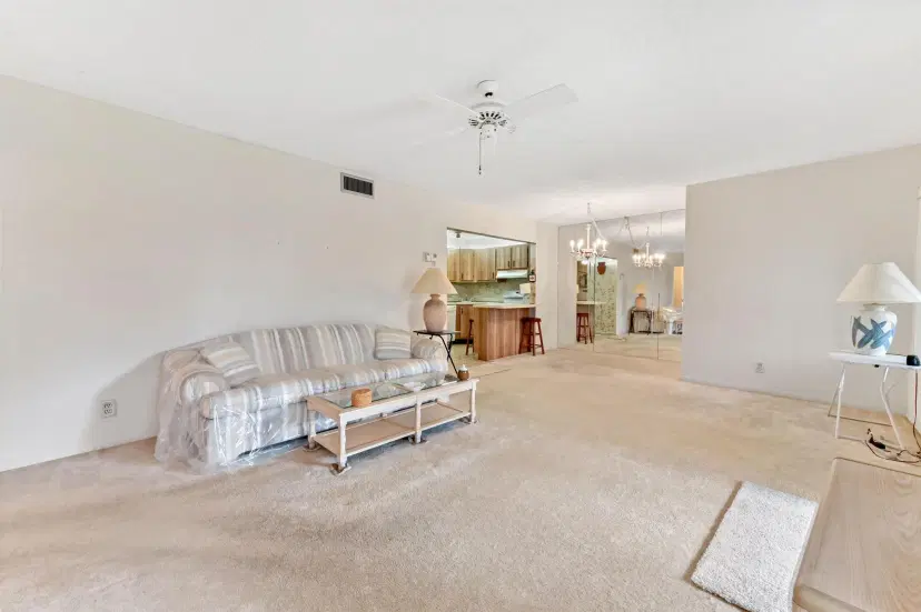 Picture of 303 Pine Ridge Circle C-2, Greenacres FL 33463